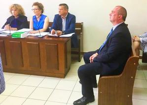 [VIDEO] Czy burmistrz Krapkowic nie jest zainteresowany bezpieczeństwem pożarowym na swoim terenie? Dlaczego utajnił dziś swoje zeznania przed sądem w sprawie doprowadzenia wody do firmy przerabiającej karton m.in. na trumny?