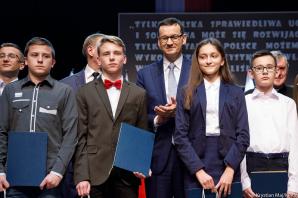 [VIDEO] Premier w Janowie Lubelskim: Wykształcenie jest największym skarbem XXI w.