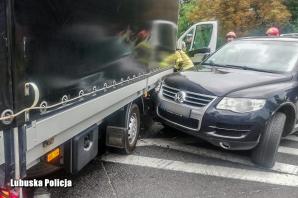 [VIDEO] Policyjny dron zarejestrował wypadek drogowy