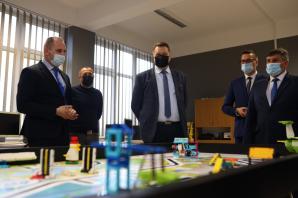 [VIDEO] Już jest! Pierwsze Laboratorium Przyszłości w województwie podkarpackim – Zespół Szkół w Nowej Sarzynie