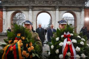 [VIDEO] Prezydent RP Karol Nawrocki podczas uroczystych obchodów 163. rocznicy wybuchu Powstania Styczniowego na Cytadeli w Warszawie