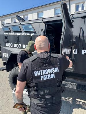 [VIDEO] Tomaszów Mazowiecki. Wspólne działania Biura Rutkowski i policji. Podejrzany zatrzymany