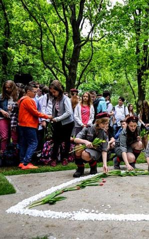 Warszawa: Rzeźba Matki dla wszystkich matek
