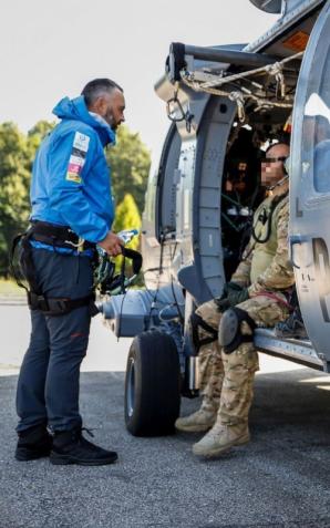 [VIDEO] Gotowi do podjęcia najtrudniejszych zadań. Black Hawk który niedawno wrócił z działań ratowniczo-gaśniczych w Turcji.