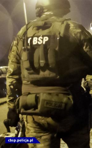 [VIDEO] Za 5 milionów sprzedanych sterydów poprzez sklepy internetowe na cały świat