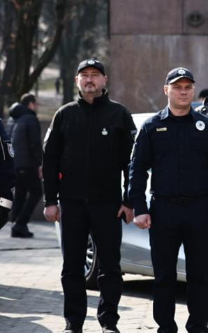 Przekazanie siedmiu pojazdów dla ukraińskiej Policji – wydarzenie z udziałem ministra Mariusza Kamińskiego we Lwowie