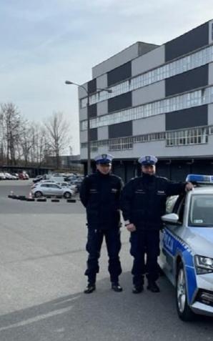 [VIDEO] Na poród na sygnale