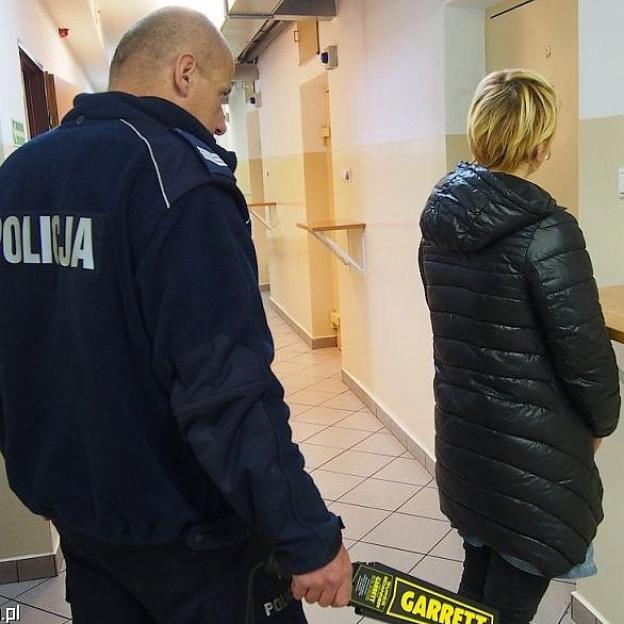 Żona Ukrainka sprzątała „biżuterię”, a mąż sprzedawał „fanty”