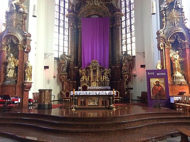 Słowo na 2 kwietnia. Piątą niedzielę Wielkiego Postu i 12 rocznicę odejścia Jana Pawła II