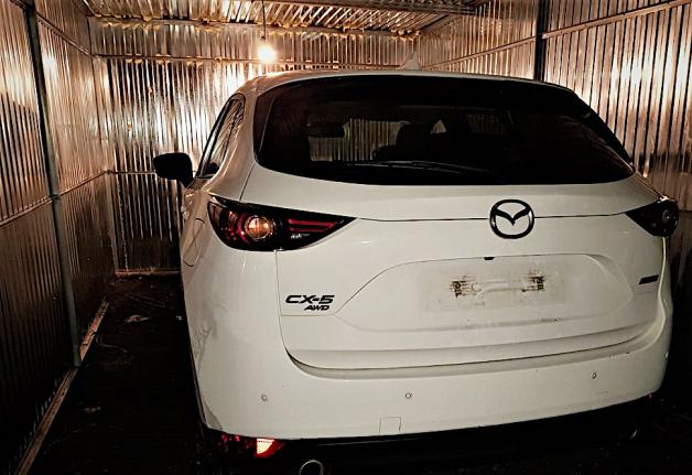 Składowisko skradzionych aut z Andory, Włoch, Niderlandów oraz marihuana ujawnione w przygranicznym Hurku (pow. przemyski). Zajęto przedmioty warte łącznie ponad 300 tys. złotych.