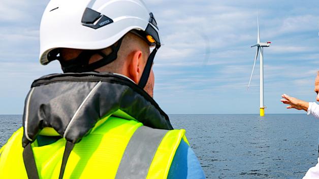 [VIDEO] Premier z wizytą na pierwszej w Polsce morskiej farmie wiatrowej.